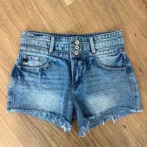 NWT Women’s KANCAN High Waisted Jean Shorts W7/27